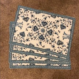 4 Williams Sonoma Blue White Floral Placemats